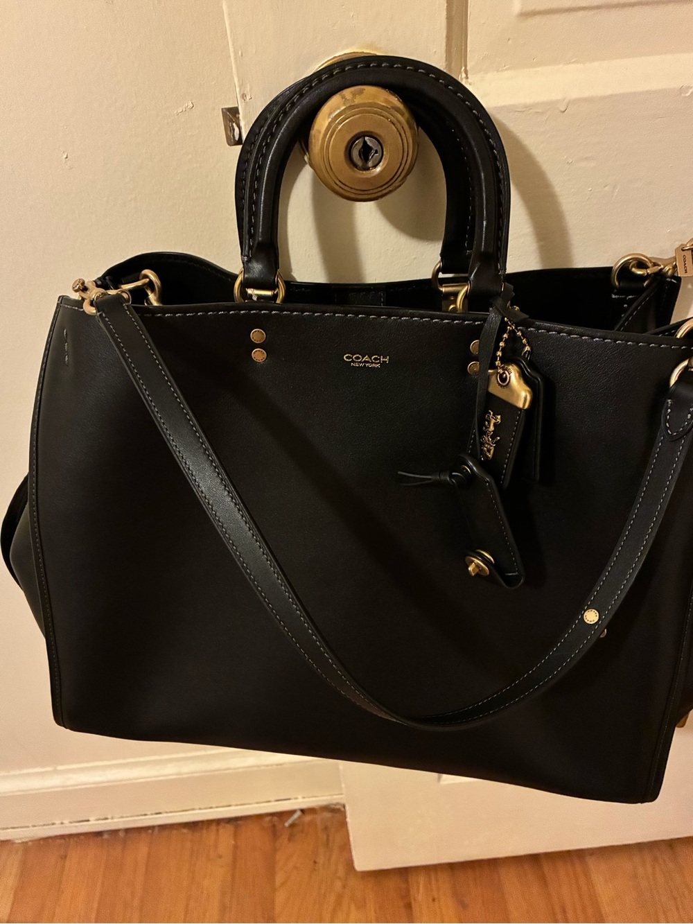 COACH Black Rogue 40